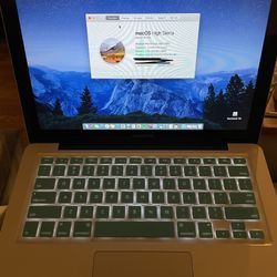 MacBook Pro (13inch) Laptop