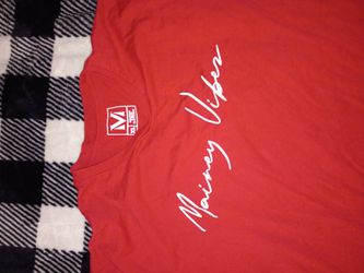 "Mainey Vines Clothing" size XL t-shirt