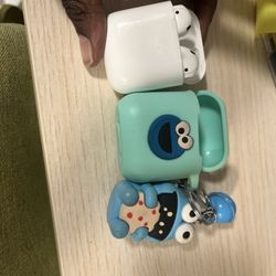 Wireless Earbuds w/ Charging Case – Great Sound, Clean Condition