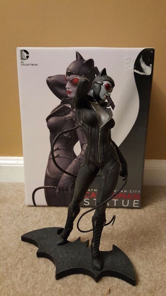 Catwoman Statue - Batman - Arkham City DC Collectibles