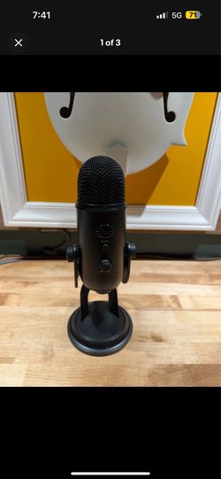 Blue Yeti Professional Multi-Pattern USB Condenser Microphone Blackout Edition