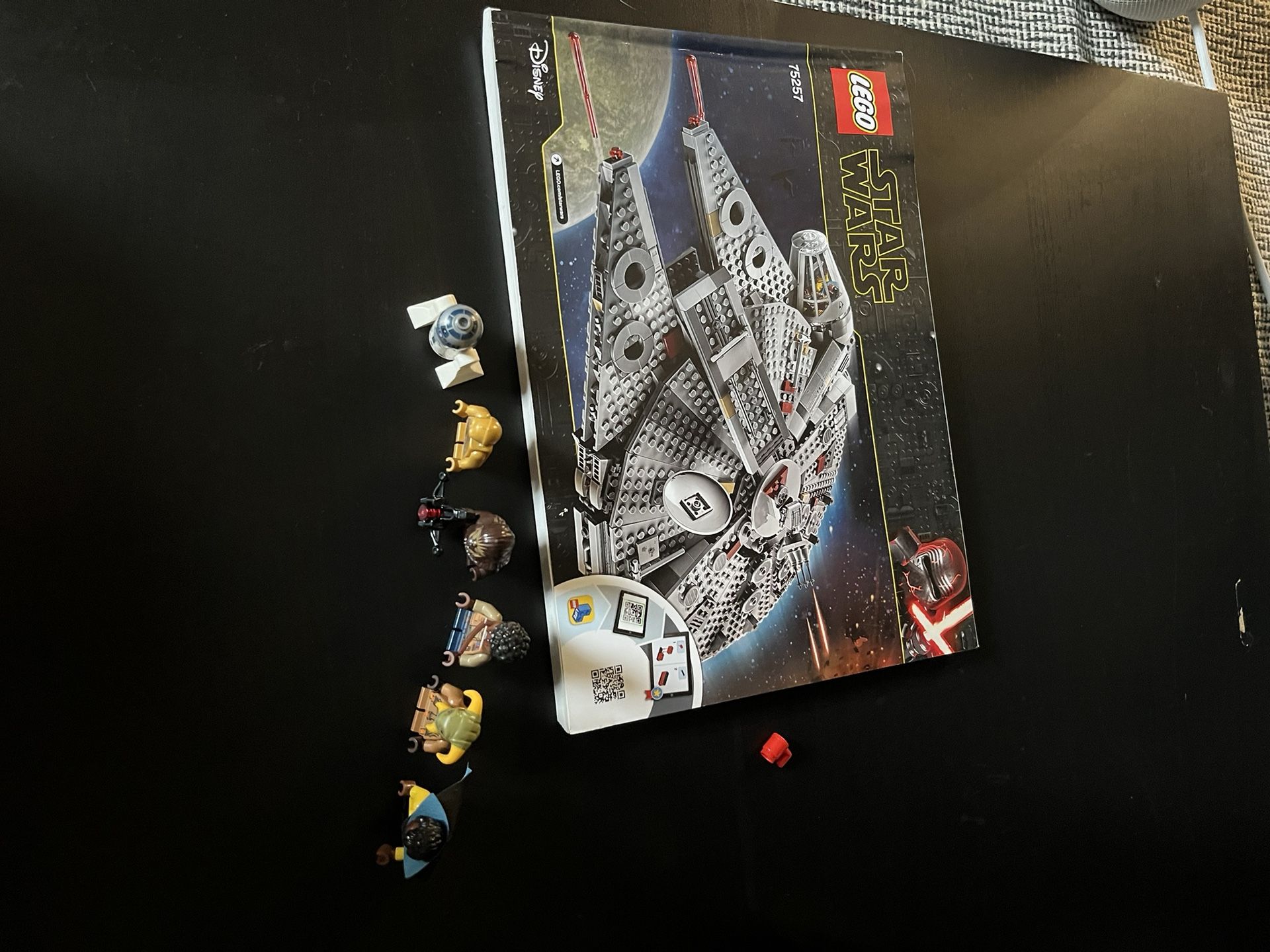 LEGO STAR WARS TFA Millennium Falcon