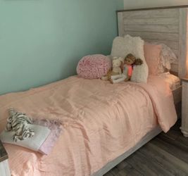 Twin Bed with Trundle