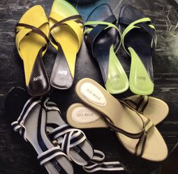 4 Pairs Of Sandals Bundled