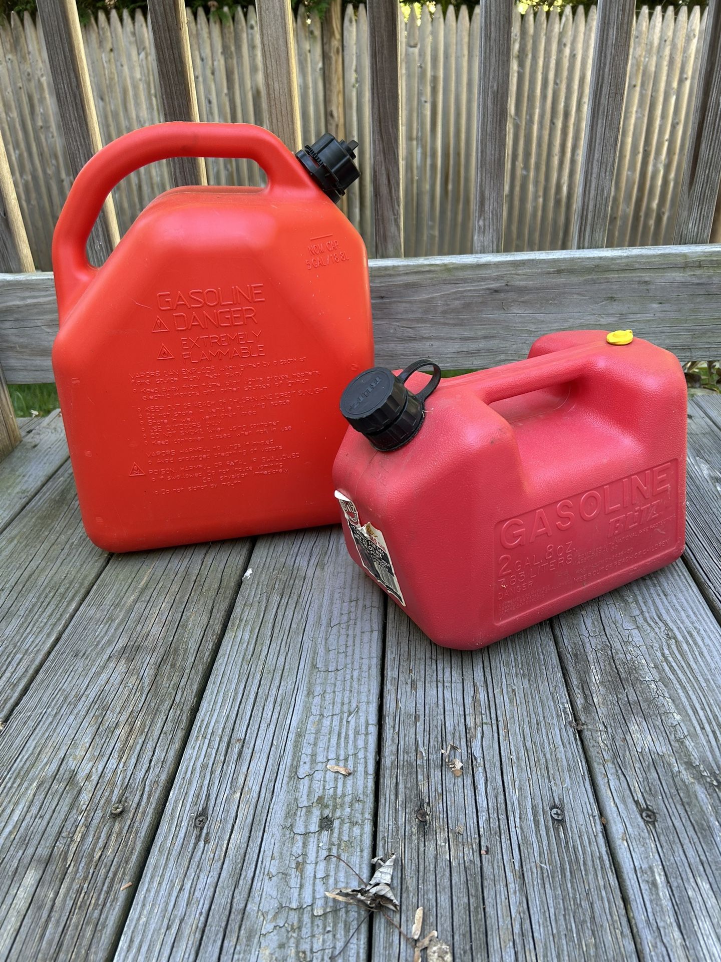 (2) Gas Cans. I Is NEW