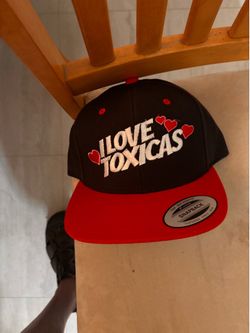 Chicos   Toxicos  new embroidered hats there all new