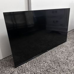 TCL Roku TV 32 Inches ONLY 5 Months Of Use FIRM ON PRICE 