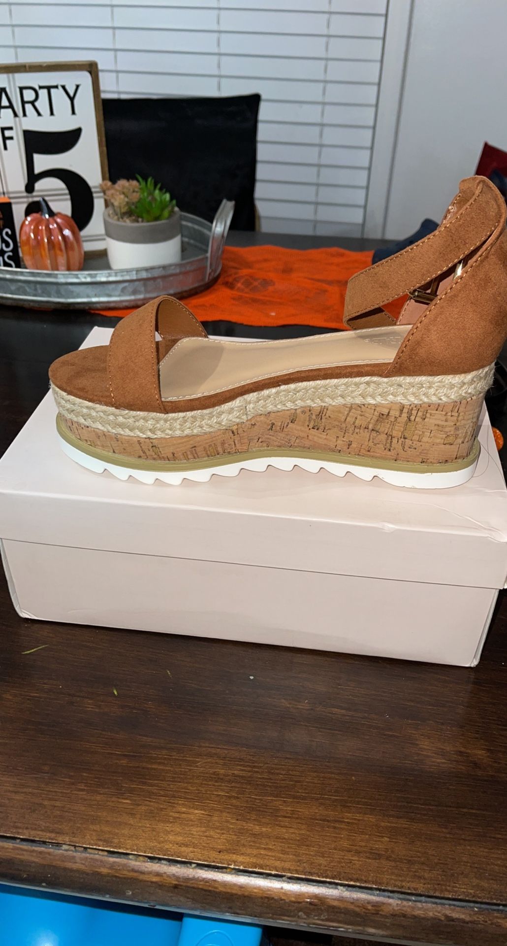 Just Fab Sandle Wedge