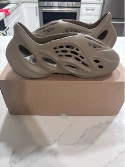 Yeezy Foam Runner – Stone Taupe