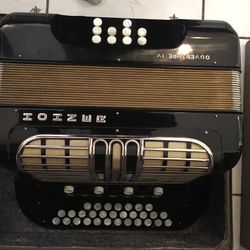 Hohner Ouverture IV Accordion