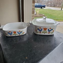 Vintage Corning Ware Casserole Dishes.  ONE LID
