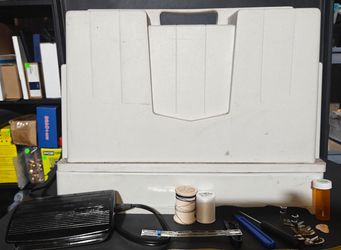 Singer 247 (portable electric zig-zag sewing machine