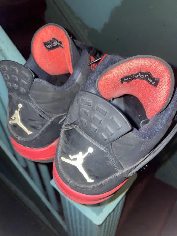 Jordan 4s