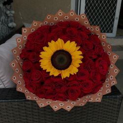 Ramo Buchon Flower Arrangement