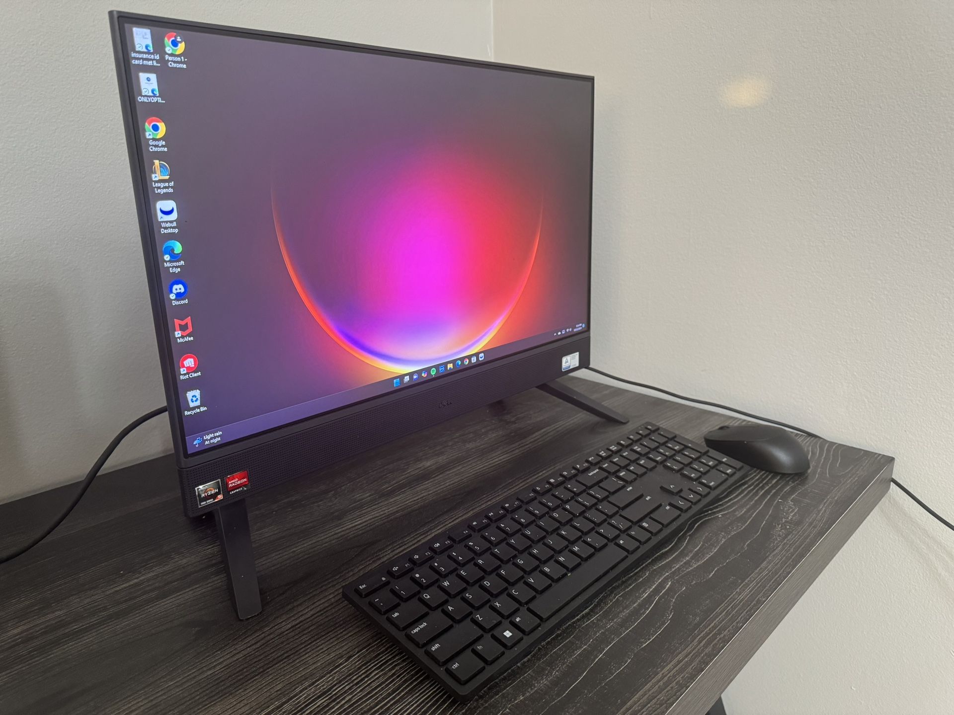 Dell - Inspiron 24" Touch screen All-In-One - AMD Ryzen 5 7530U - 8GB Memory - 512GB SSD - Black 