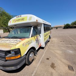 2006 Chevrolet Express 3500 12-Passenger Bus