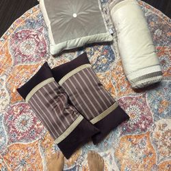  Velvet  cushions 