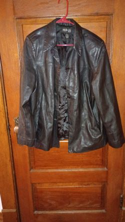 Black leather women's coat size large belong to my mom she wore it one time firm price $20 bucks pick up only 865 Ellsworth avenue right off of East L