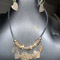 Costume Jewelry -  Copper/Black Necklace & Matching Earrings - Short Length