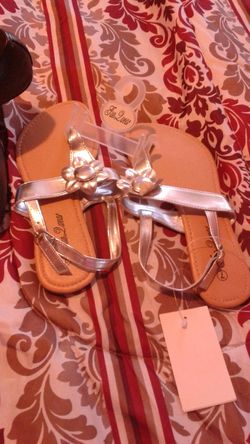 Sandals size 7 new.