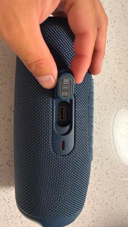 JBL Charge 5 Waterproof Bluetooth Speaker - Excellent Condition