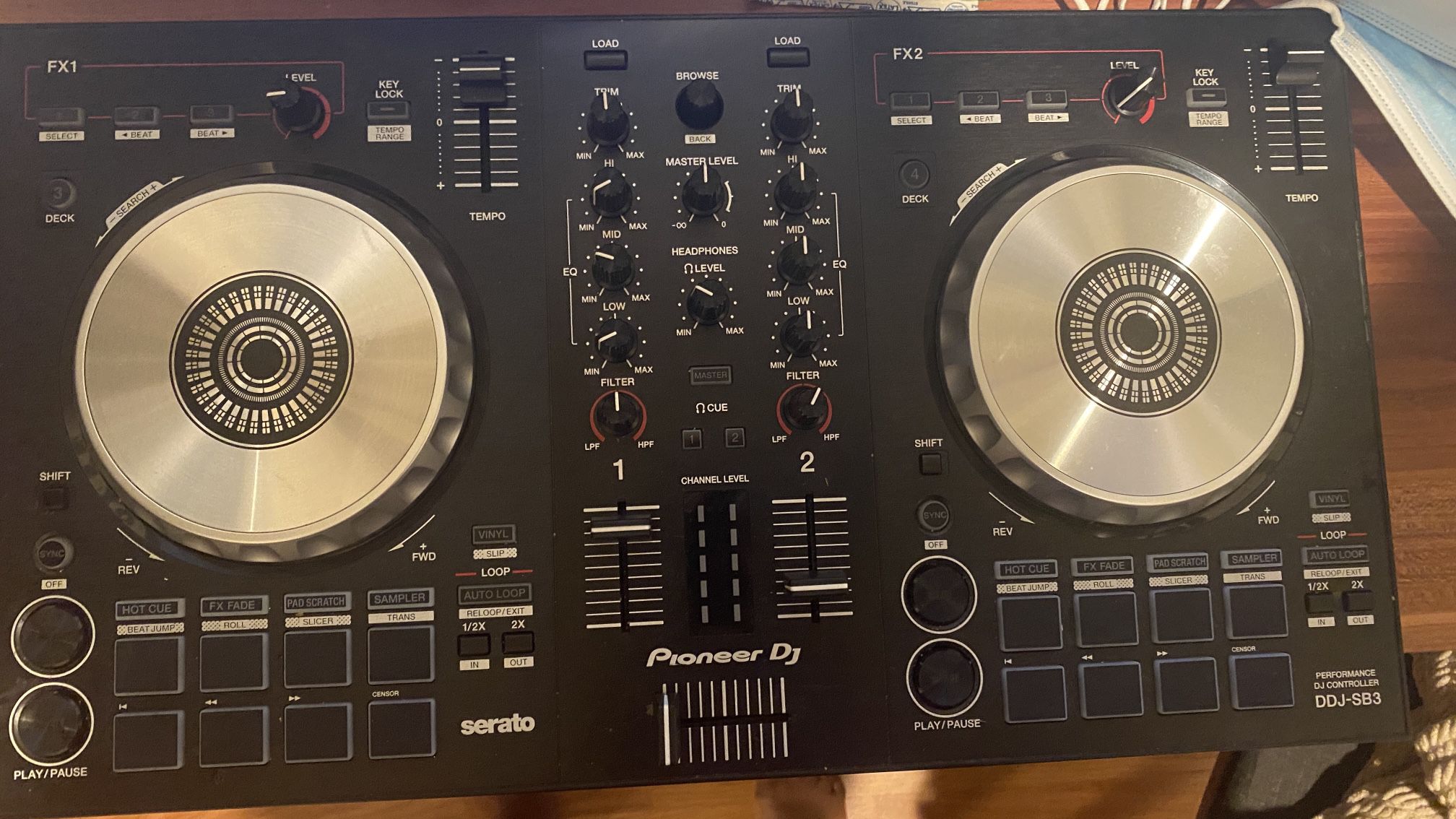 Pioneer DJ DDJ-SB3 Serato DJ Controller with Pad Scratch"