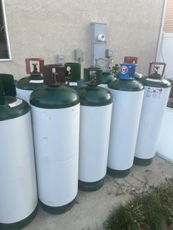 100 LB Propane Tanks