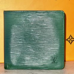 Louis Vuitton Green Épi Leather Porte Billets Carte Credit Monet Mens Billfold 