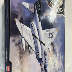 USN F-4J VF-84 “jolly rogers” model