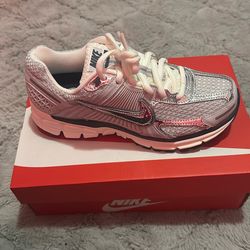 Nike Zoom Vomero 5 Gray Size 7