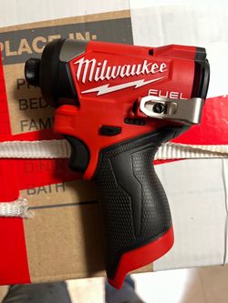 Milwaukee m12 impact