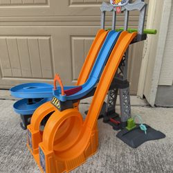 Fisher Price Little People Hot Wheels Racing Loops Tower Track Playset