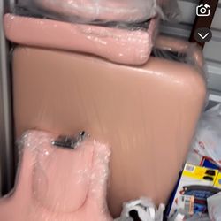 Brand New Luxury Salon Equipment In Message Table