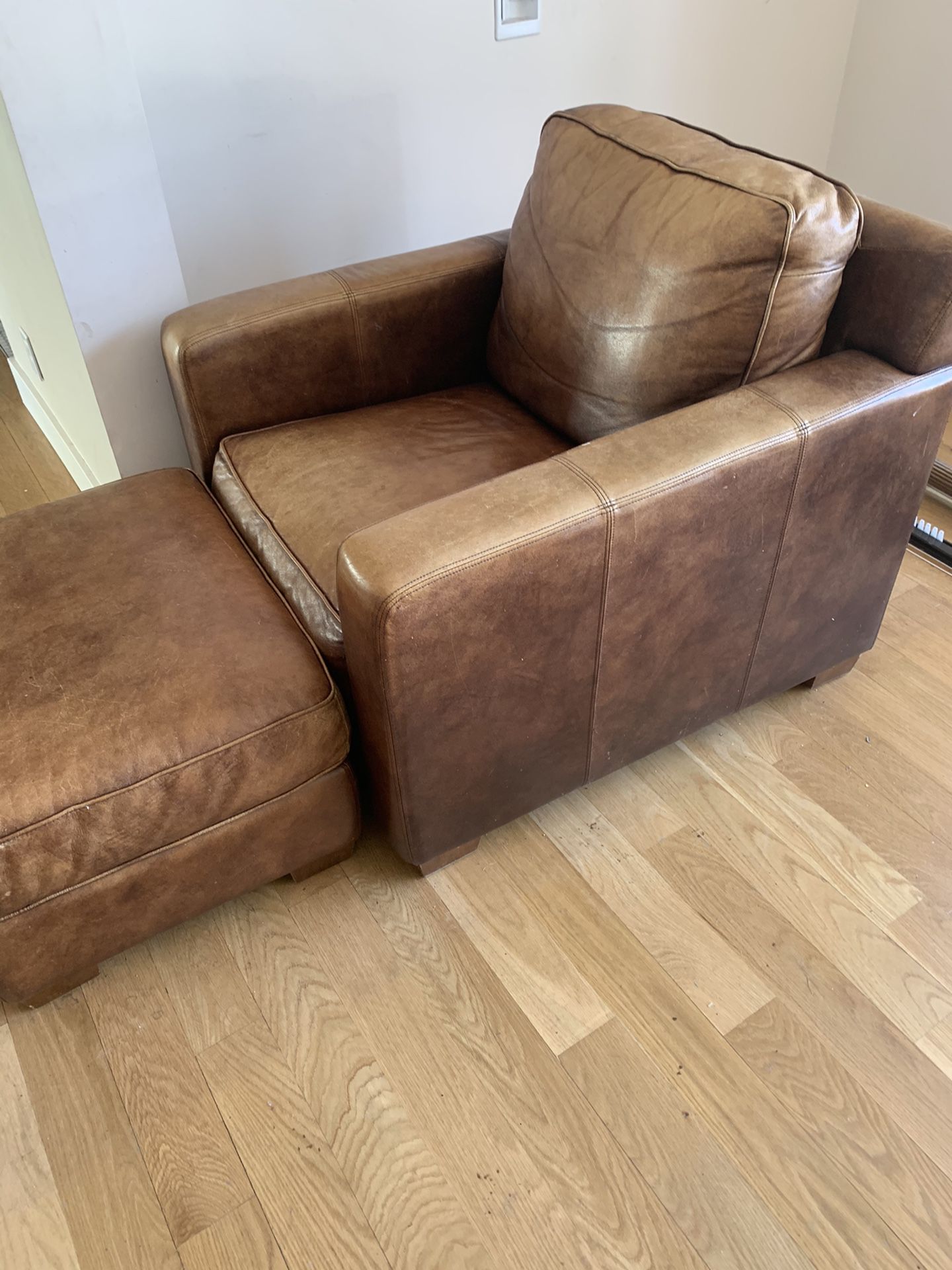 Comfy Thomasville Leather Chair and Ottoman