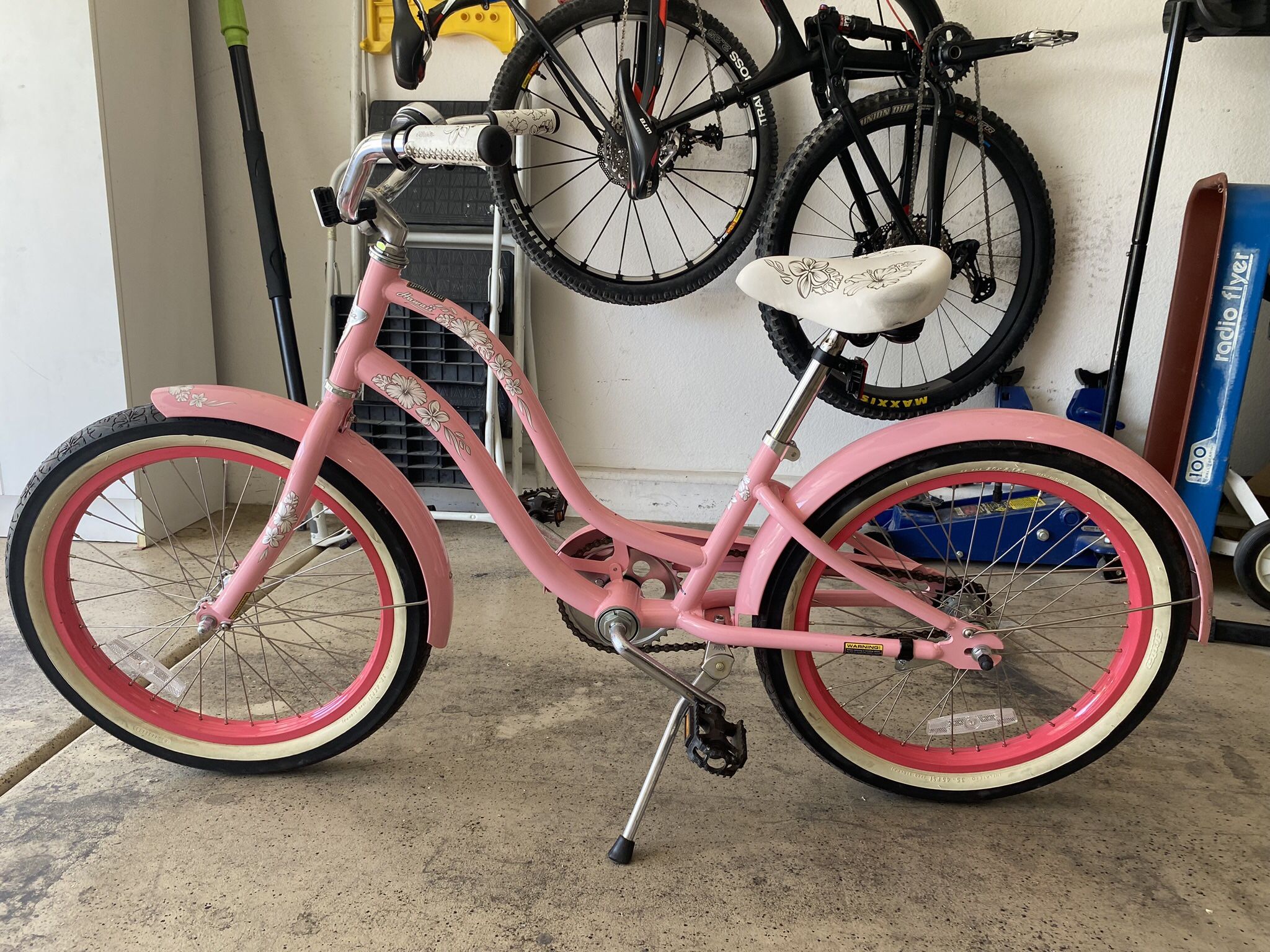 Kids Electra 20 Inch Pink Cruiser/Bike: Hawaiian Design. for