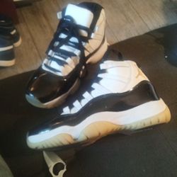 Air Jordan 11 Retro Gratitude Size 4, 40$