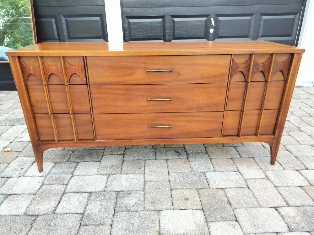Mid Century Kent Coffey Perspecta Walnut and Rosewood 9 Drawer Low Boy With Mirror.