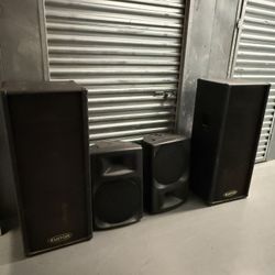 Pro Speaker Setup 4’ Kustom Speakers 2’ https://offerup.co/faYXKzQFnY?$deeplink_path=/redirect/ Speakers 