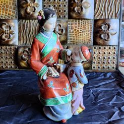 VINTAGE ASIAN PORCELAIN FIGURINE