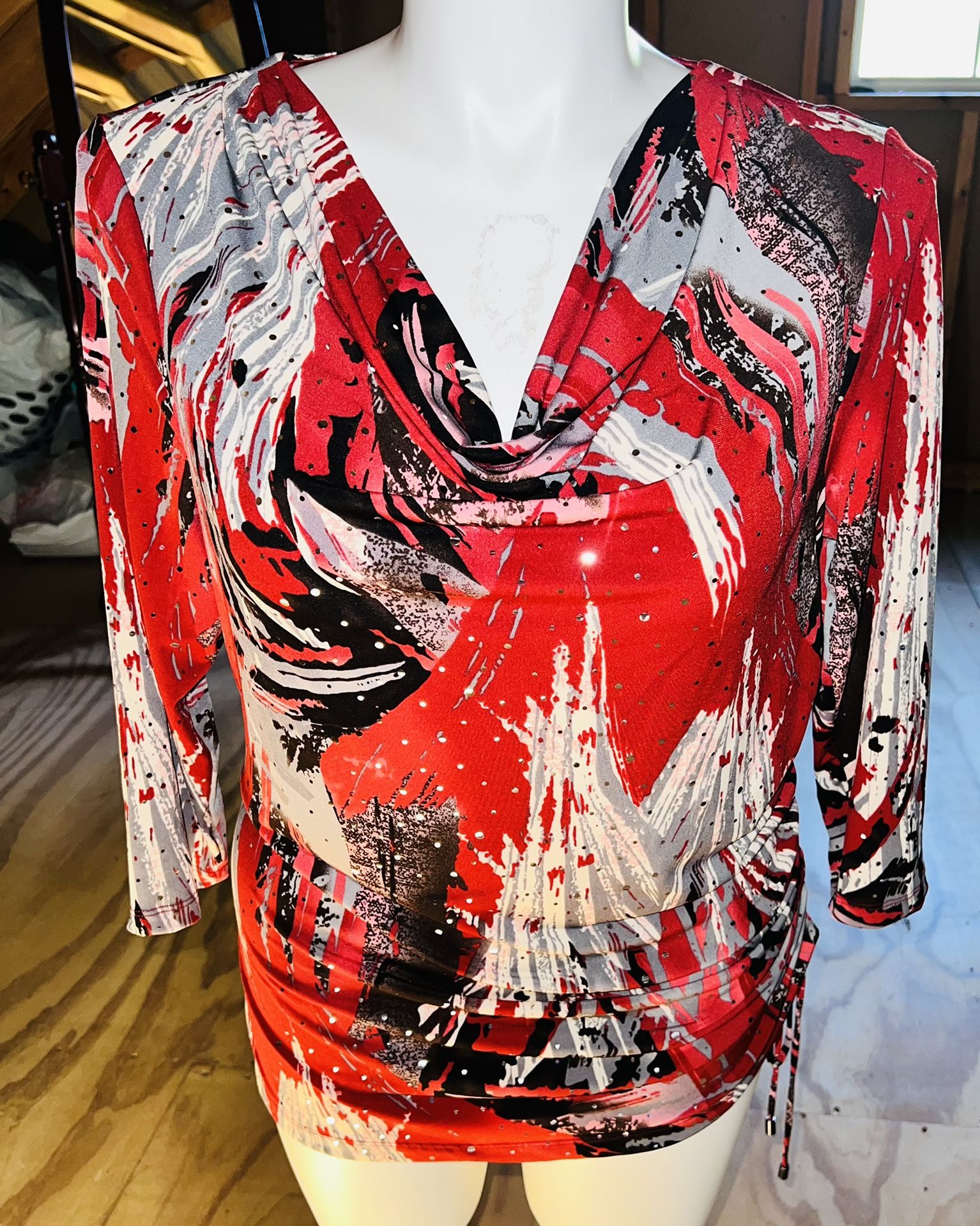 Very nice women shirt size (L) Jm collection new never used with tag only $20