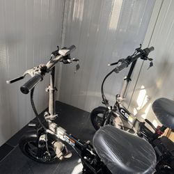 Folding electric bicycle