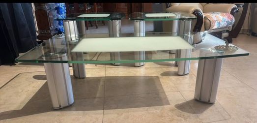Coffee table with 2 corners table