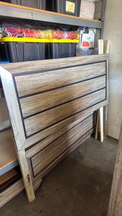 Wood-Look Bed Headboard with Black Trim