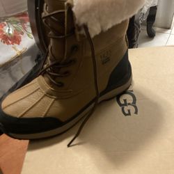 Uggs Leather Boots Size 8,10