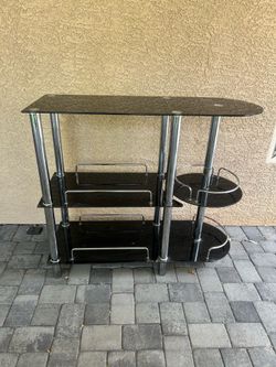 $150 Bar for sale Great for the summer time backyard party’s , portable  no lowballers in great condition pick up only