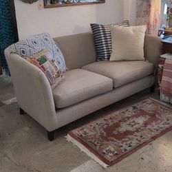 Crate And Barrel Cream Couch