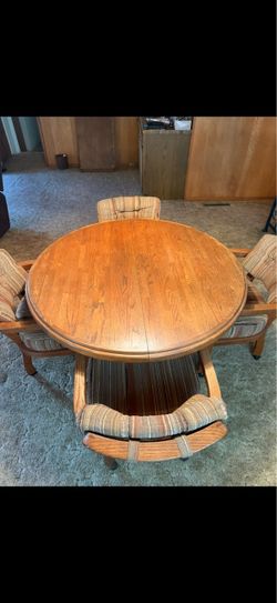 Round Oak Dining Table with 4 Chairs