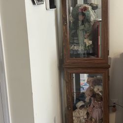 Curio Cabinet With Dolls