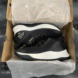 Mens Curry 3Z7 Basketball Shoes, Like New With Box, Mens Size 13