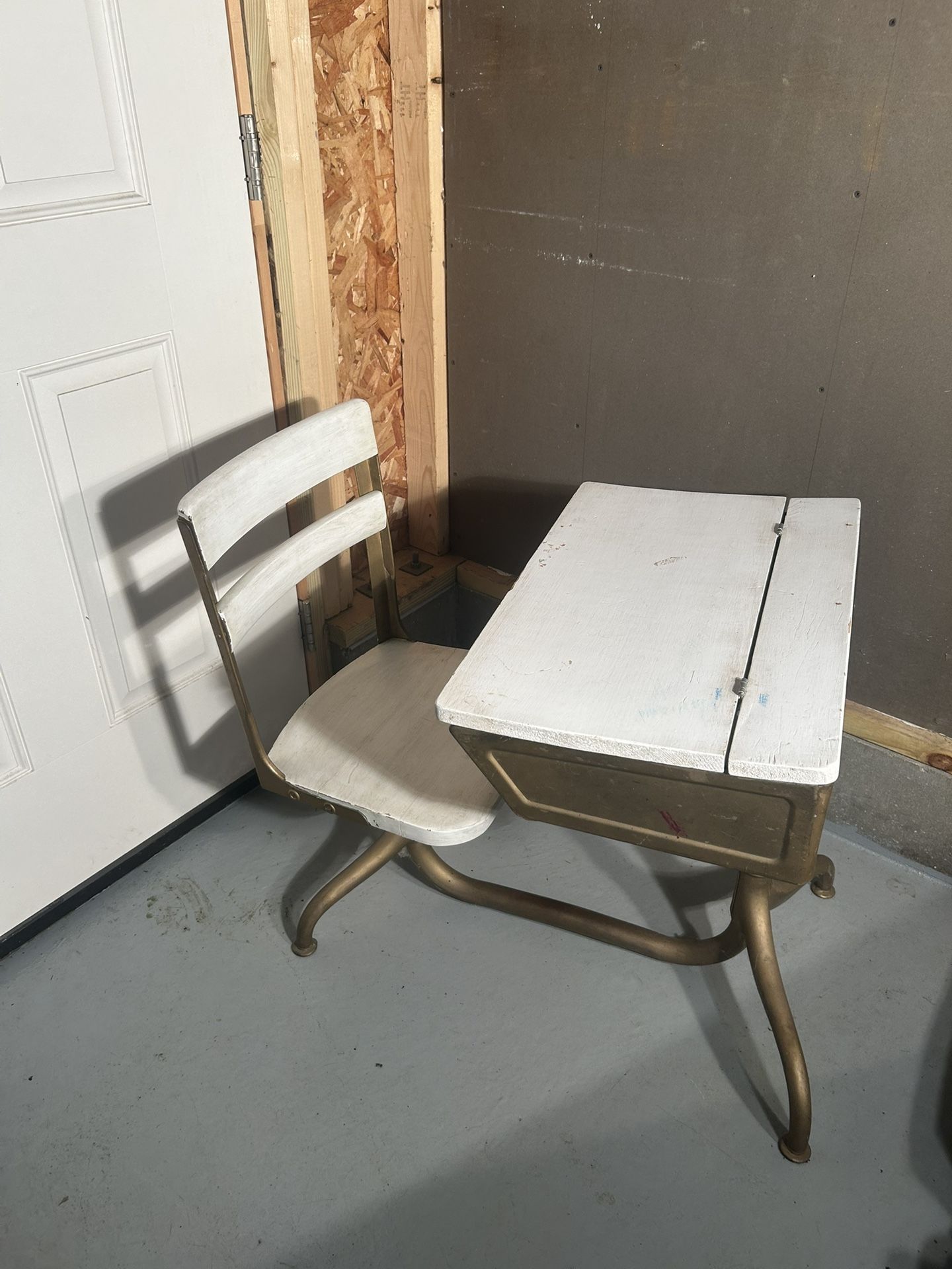 Children’s Desk Chair